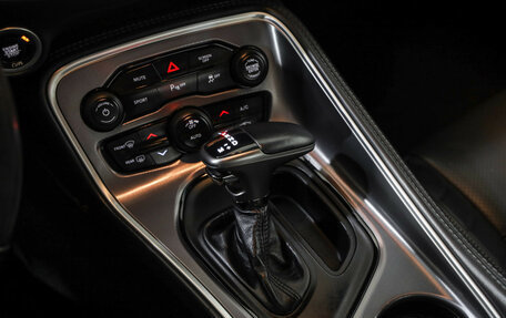 Dodge Challenger III рестайлинг 2, 2019 год, 3 450 000 рублей, 21 фотография