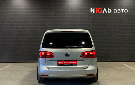 Volkswagen Touran III, 2010 год, 890 000 рублей, 6 фотография