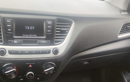 Hyundai Solaris II рестайлинг, 2018 год, 530 000 рублей, 1 фотография