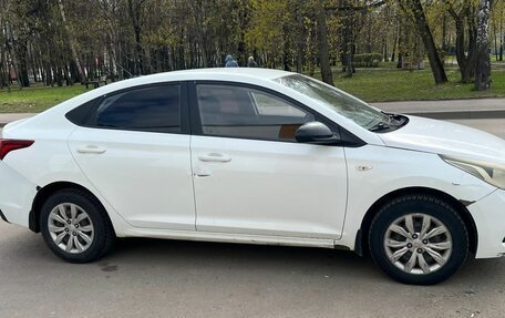 Hyundai Solaris II рестайлинг, 2018 год, 530 000 рублей, 3 фотография