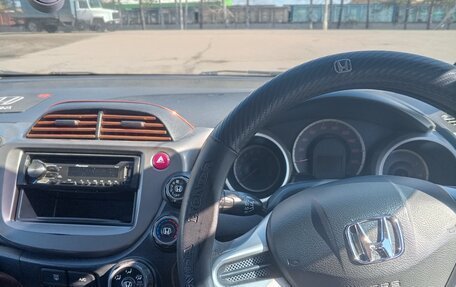 Honda Fit III, 2010 год, 665 000 рублей, 6 фотография