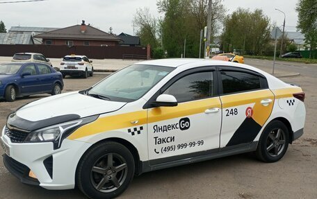 KIA Rio IV, 2021 год, 950 000 рублей, 3 фотография