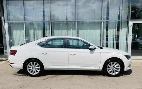 Skoda Superb III рестайлинг, 2017 год, 1 850 000 рублей, 4 фотография