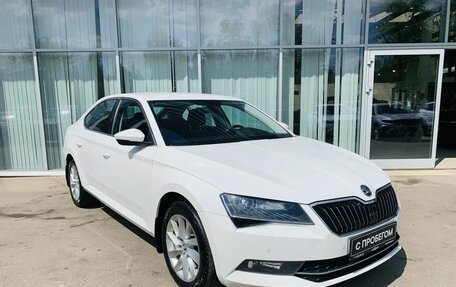 Skoda Superb III рестайлинг, 2017 год, 1 850 000 рублей, 3 фотография
