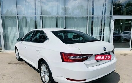 Skoda Superb III рестайлинг, 2017 год, 1 850 000 рублей, 7 фотография
