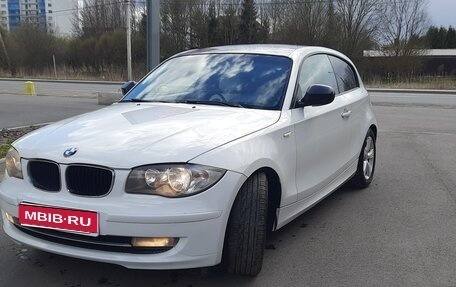 BMW 1 серия, 2010 год, 700 000 рублей, 1 фотография