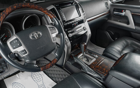 Toyota Land Cruiser 200, 2013 год, 3 999 000 рублей, 8 фотография