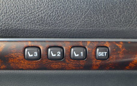 Toyota Land Cruiser 200, 2013 год, 3 999 000 рублей, 21 фотография