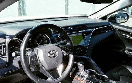 Toyota Camry, 2019 год, 2 890 000 рублей, 15 фотография
