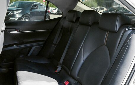 Toyota Camry, 2019 год, 2 890 000 рублей, 17 фотография