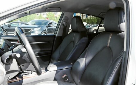 Toyota Camry, 2019 год, 2 890 000 рублей, 16 фотография