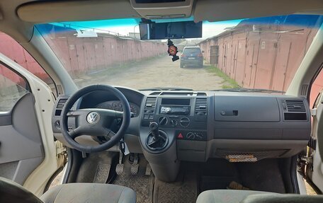 Volkswagen Transporter T5 рестайлинг, 2005 год, 750 000 рублей, 11 фотография