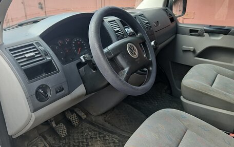Volkswagen Transporter T5 рестайлинг, 2005 год, 750 000 рублей, 10 фотография