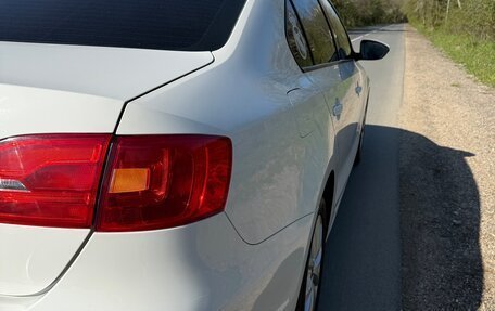 Volkswagen Jetta VI, 2013 год, 930 000 рублей, 7 фотография