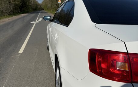 Volkswagen Jetta VI, 2013 год, 930 000 рублей, 6 фотография