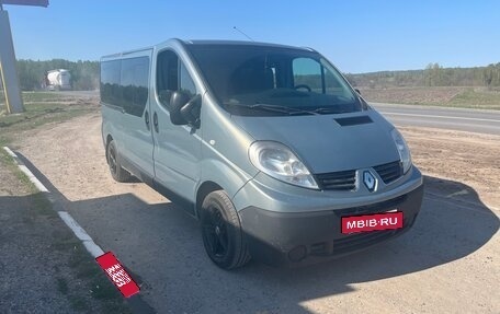 Renault Trafic, 2010 год, 1 540 000 рублей, 2 фотография