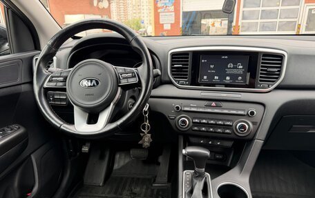 KIA Sportage IV рестайлинг, 2018 год, 2 400 000 рублей, 14 фотография