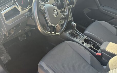 Volkswagen Touran III, 2017 год, 1 450 000 рублей, 3 фотография