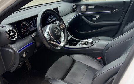 Mercedes-Benz E-Класс, 2019 год, 4 200 000 рублей, 5 фотография
