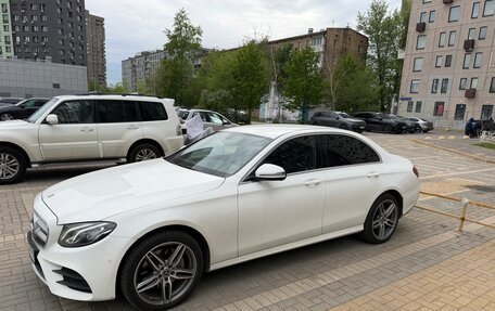 Mercedes-Benz E-Класс, 2019 год, 4 200 000 рублей, 3 фотография
