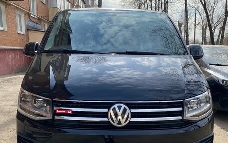 Volkswagen Multivan T6 рестайлинг, 2016 год, 4 265 000 рублей, 1 фотография