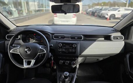 Renault Duster, 2022 год, 2 100 000 рублей, 10 фотография