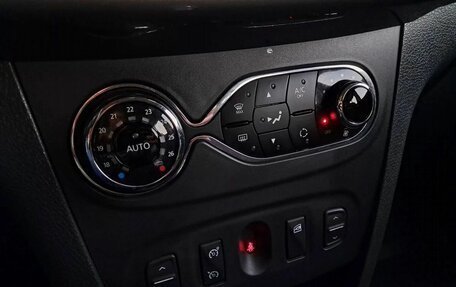 Renault Sandero II рестайлинг, 2017 год, 1 080 000 рублей, 13 фотография