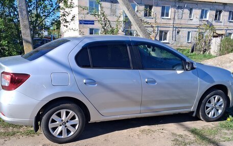 Renault Logan II, 2018 год, 1 000 000 рублей, 3 фотография