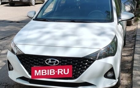 Hyundai Solaris II рестайлинг, 2020 год, 1 500 000 рублей, 2 фотография