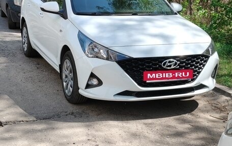 Hyundai Solaris II рестайлинг, 2020 год, 1 500 000 рублей, 3 фотография