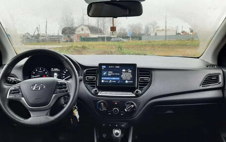 Hyundai Solaris II рестайлинг, 2021 год, 1 600 000 рублей, 8 фотография