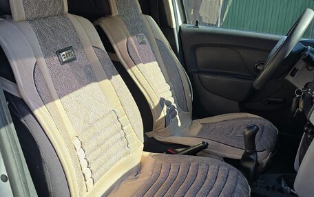 Renault Logan II, 2014 год, 500 000 рублей, 11 фотография