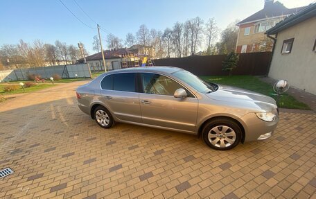 Skoda Superb III рестайлинг, 2012 год, 920 000 рублей, 2 фотография