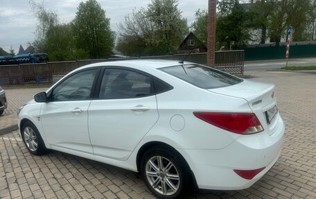 Hyundai Solaris II рестайлинг, 2014 год, 940 000 рублей, 2 фотография