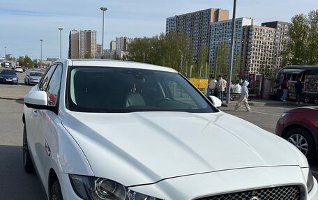Jaguar F-Pace, 2016 год, 2 000 000 рублей, 6 фотография