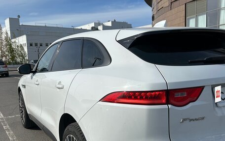 Jaguar F-Pace, 2016 год, 2 000 000 рублей, 18 фотография