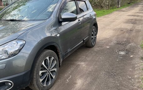 Nissan Qashqai, 2010 год, 900 000 рублей, 2 фотография