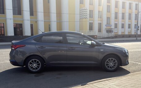 Hyundai Solaris II рестайлинг, 2021 год, 1 750 000 рублей, 7 фотография