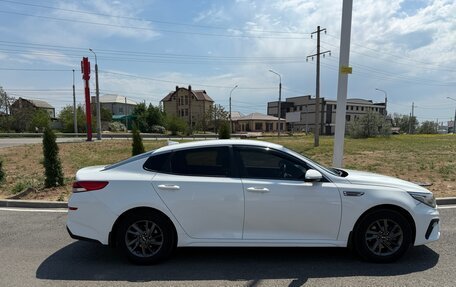 KIA Optima IV, 2018 год, 1 300 000 рублей, 2 фотография
