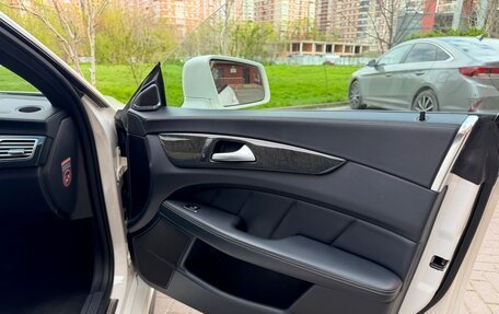 Mercedes-Benz CLS, 2015 год, 2 600 000 рублей, 23 фотография