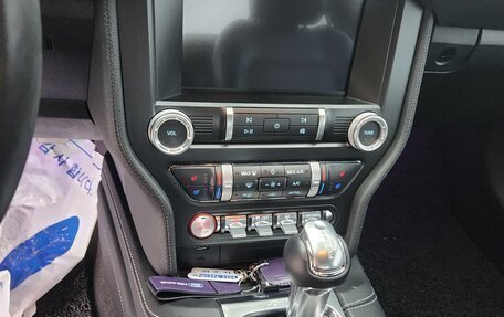 Ford Mustang VI рестайлинг, 2021 год, 4 700 000 рублей, 16 фотография