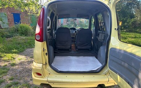 Toyota FunCargo, 2000 год, 300 000 рублей, 4 фотография