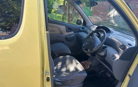 Toyota FunCargo, 2000 год, 300 000 рублей, 2 фотография