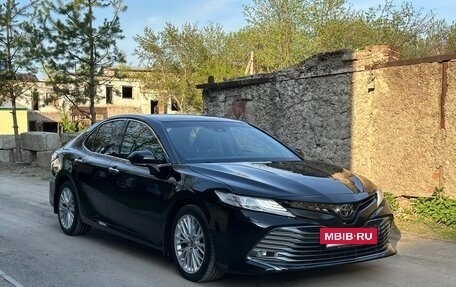 Toyota Camry, 2021 год, 3 170 000 рублей, 2 фотография