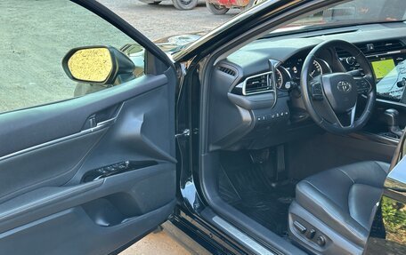 Toyota Camry, 2021 год, 3 170 000 рублей, 24 фотография