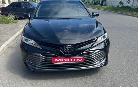 Toyota Camry, 2019 год, 3 150 000 рублей, 2 фотография