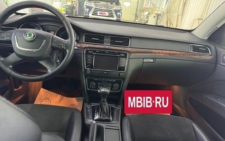 Skoda Superb III рестайлинг, 2011 год, 790 000 рублей, 11 фотография