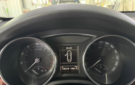Skoda Superb III рестайлинг, 2011 год, 790 000 рублей, 13 фотография
