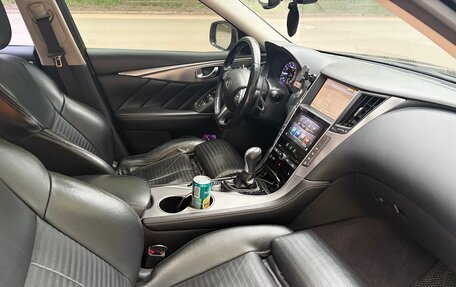 Infiniti Q50 I рестайлинг, 2014 год, 1 350 000 рублей, 10 фотография