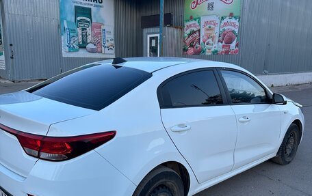 KIA Rio IV, 2018 год, 1 100 000 рублей, 2 фотография